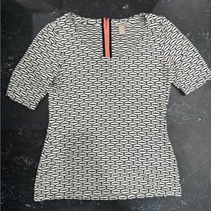 Fitted Banana Republic geometric print top